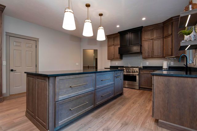 4946 S Bellhurst Avenue, Springfield, MO 65804