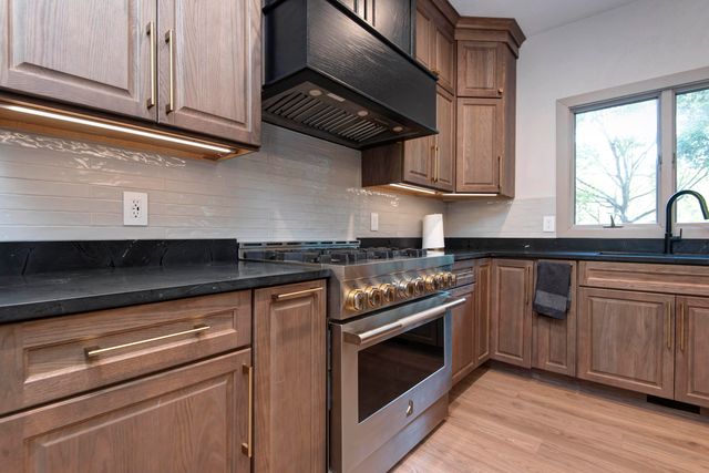 4946 S Bellhurst Avenue, Springfield, MO 65804