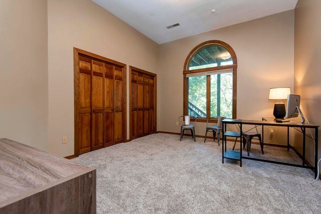 4946 S Bellhurst Avenue, Springfield, MO 65804