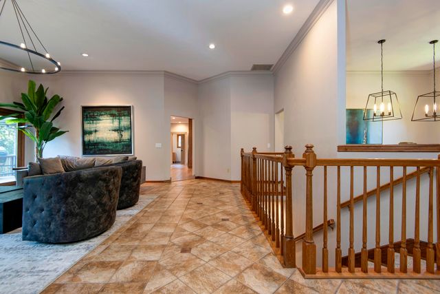 4946 S Bellhurst Avenue, Springfield, MO 65804
