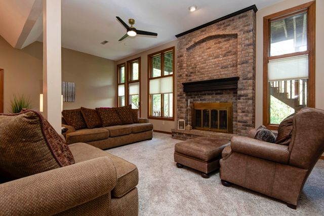 4946 S Bellhurst Avenue, Springfield, MO 65804
