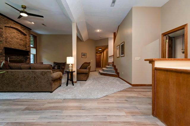 4946 S Bellhurst Avenue, Springfield, MO 65804