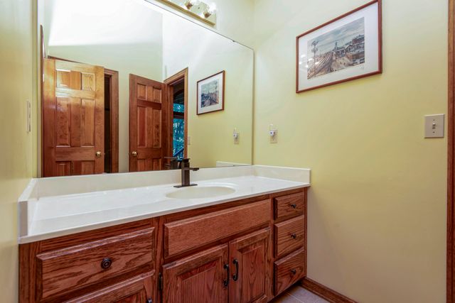 4946 S Bellhurst Avenue, Springfield, MO 65804