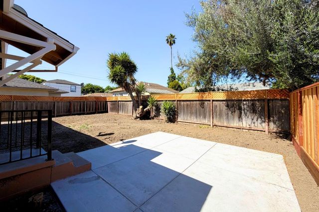 1118 Victoria Avenue, Hollister, CA 95023