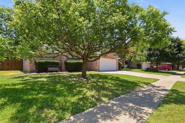 2771 Oakdale Drive, Burleson, TX 76028