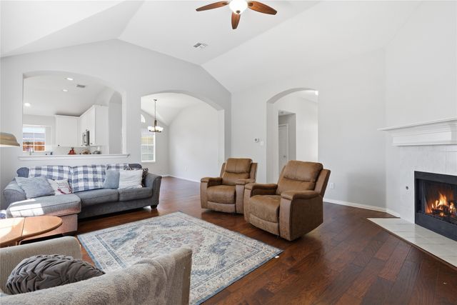 2771 Oakdale Drive, Burleson, TX 76028
