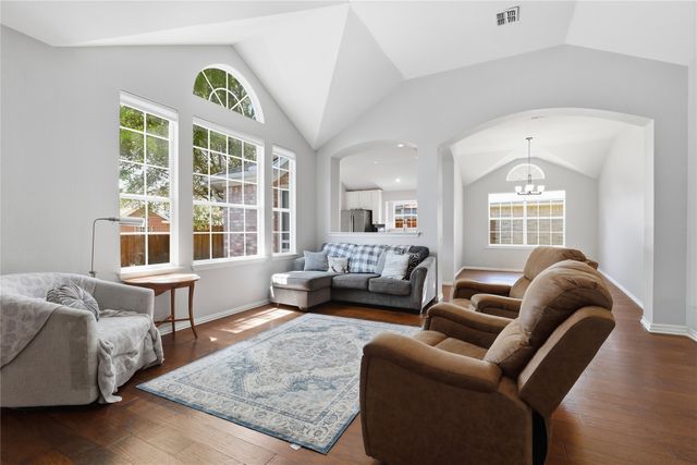 2771 Oakdale Drive, Burleson, TX 76028
