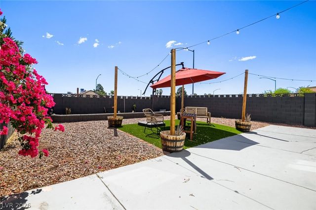345 Warmside Drive, Las Vegas, NV 89145