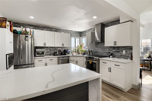 345 Warmside Drive, Las Vegas, NV 89145