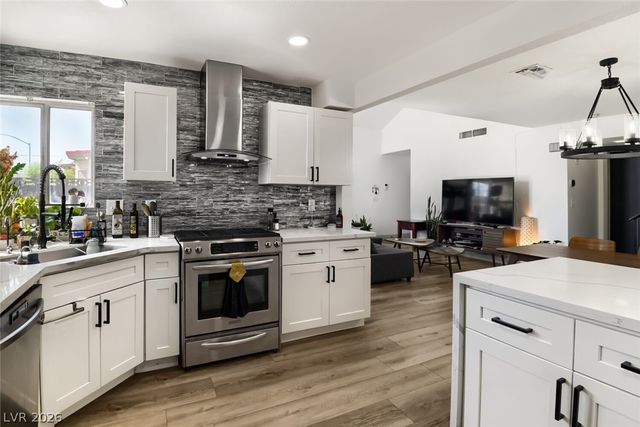 345 Warmside Drive, Las Vegas, NV 89145