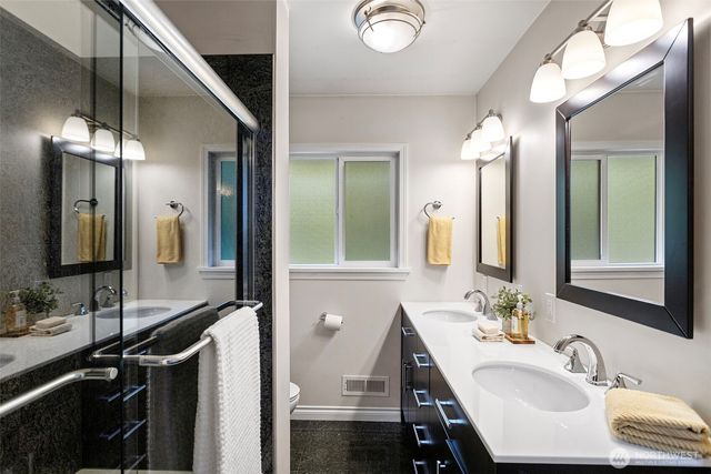 11210 Lakeside Avenue NE, Seattle, WA 98125