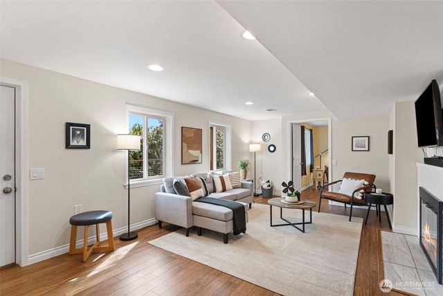 11210 Lakeside Avenue NE, Seattle, WA 98125
