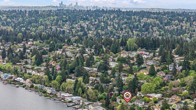 11210 Lakeside Avenue NE, Seattle, WA 98125