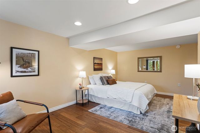 11210 Lakeside Avenue NE, Seattle, WA 98125