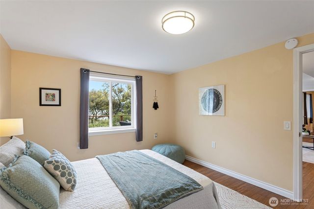 11210 Lakeside Avenue NE, Seattle, WA 98125