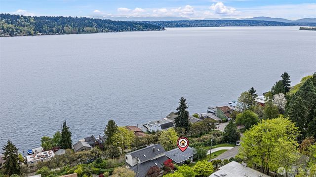 11210 Lakeside Avenue NE, Seattle, WA 98125