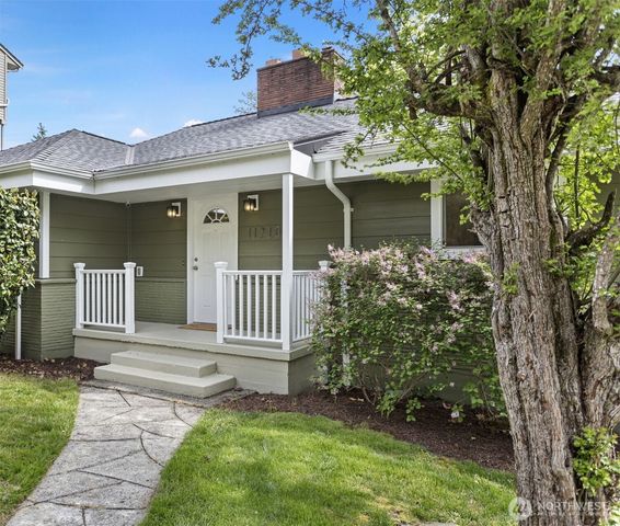 11210 Lakeside Avenue NE, Seattle, WA 98125