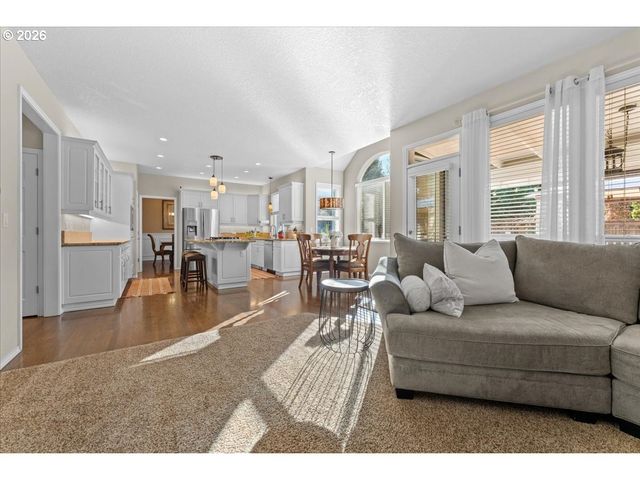 13923 Sw AERIE Dr, Tigard, OR 97223