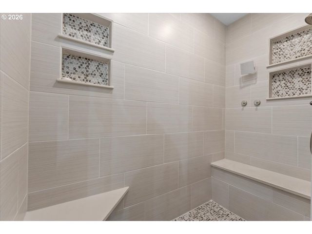 13923 Sw AERIE Dr, Tigard, OR 97223