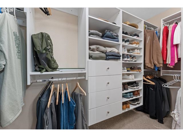 13923 Sw AERIE Dr, Tigard, OR 97223