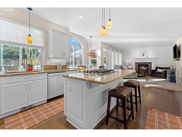 13923 Sw AERIE Dr, Tigard, OR 97223