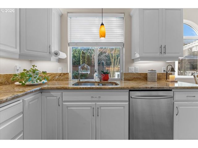 13923 Sw AERIE Dr, Tigard, OR 97223