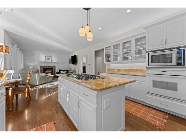 13923 Sw AERIE Dr, Tigard, OR 97223