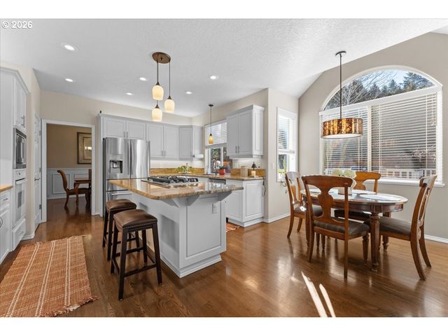 13923 Sw AERIE Dr, Tigard, OR 97223