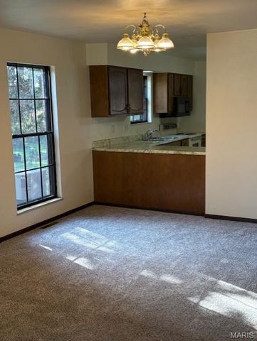 2418 College Drive, Belleville, IL 62221