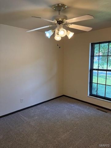 2418 College Drive, Belleville, IL 62221