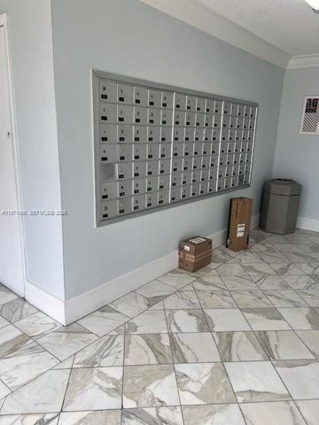 2000 NE 135th Street 601, North Miami, FL 33181