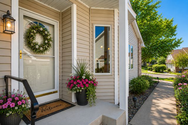 14313 Savanna Oaks Drive, Savage, MN 55378