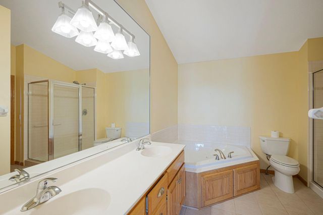 14313 Savanna Oaks Drive, Savage, MN 55378