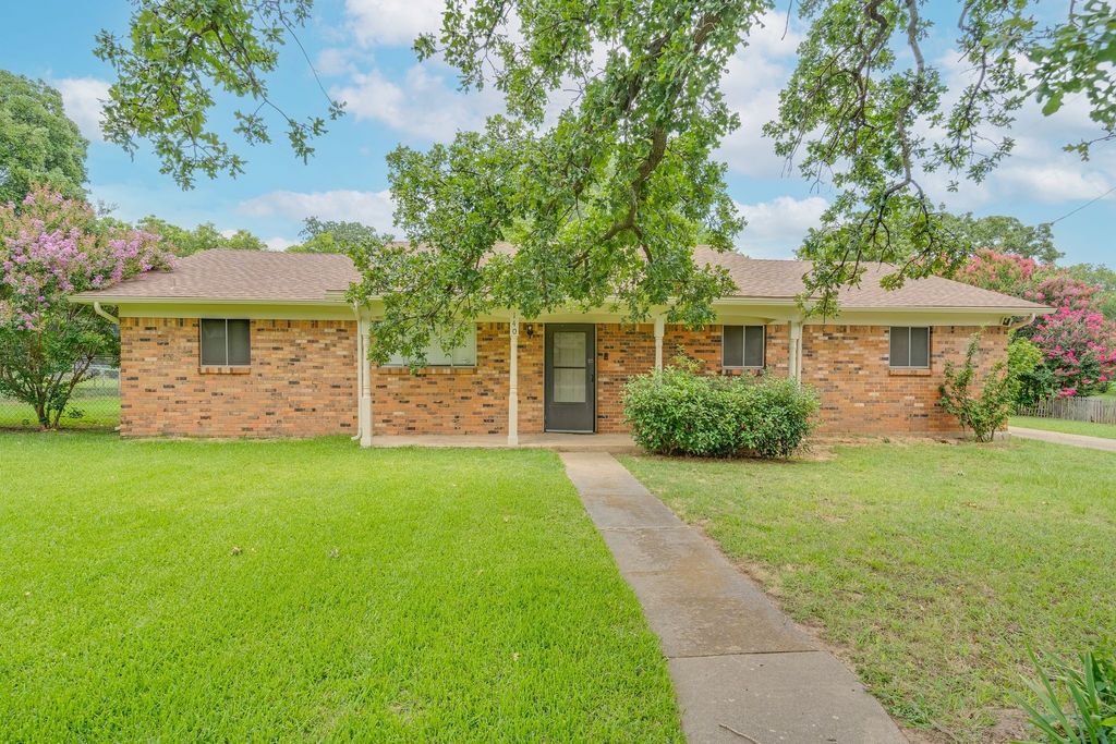 140 Joyce Drive, Argyle, TX 76226