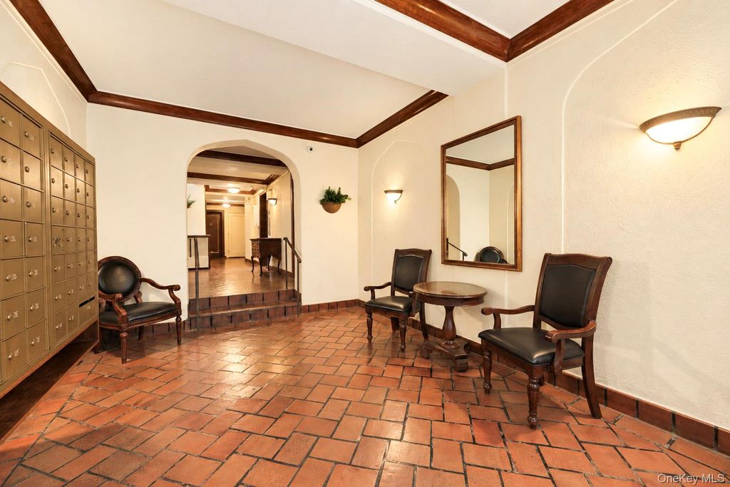 100 Parkway Road 4C, Bronxville, NY 10708 — photo 2