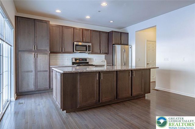 1362 Caspian Street, South Whitehall Twp, PA 18104