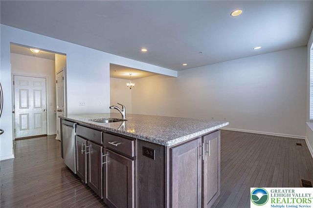 1362 Caspian Street, South Whitehall Twp, PA 18104