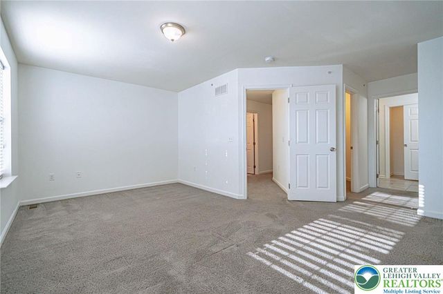 1362 Caspian Street, South Whitehall Twp, PA 18104