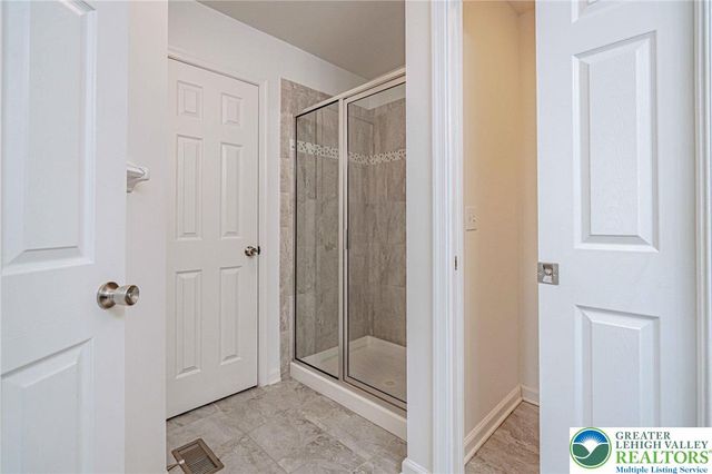 1362 Caspian Street, South Whitehall Twp, PA 18104