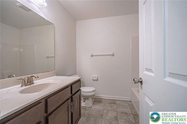 1362 Caspian Street, South Whitehall Twp, PA 18104