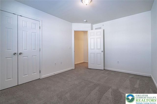 1362 Caspian Street, South Whitehall Twp, PA 18104