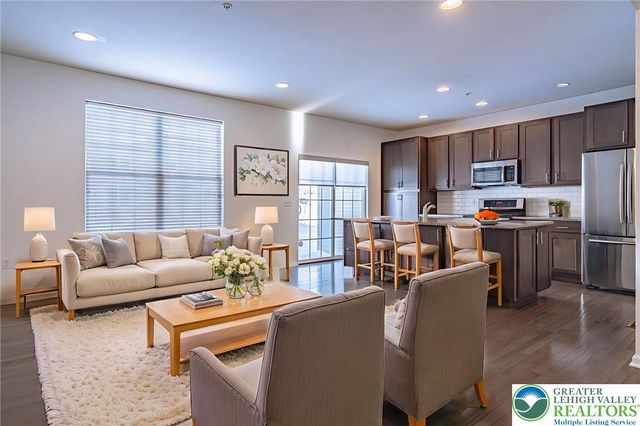 1362 Caspian Street, South Whitehall Twp, PA 18104