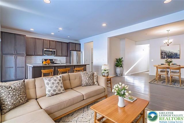 1362 Caspian Street, South Whitehall Twp, PA 18104