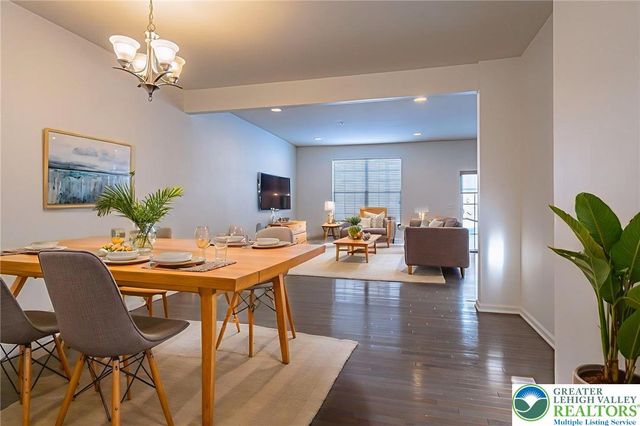 1362 Caspian Street, South Whitehall Twp, PA 18104