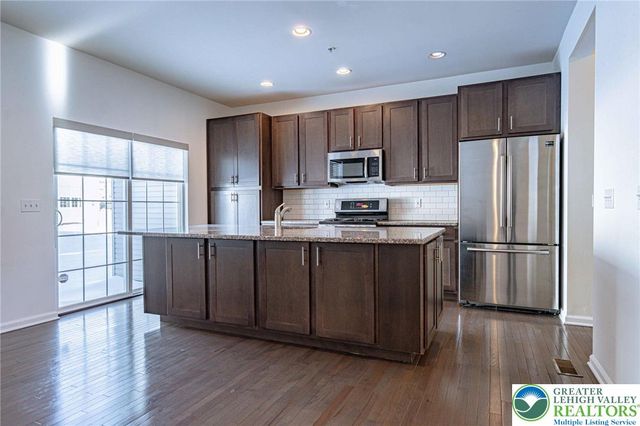 1362 Caspian Street, South Whitehall Twp, PA 18104