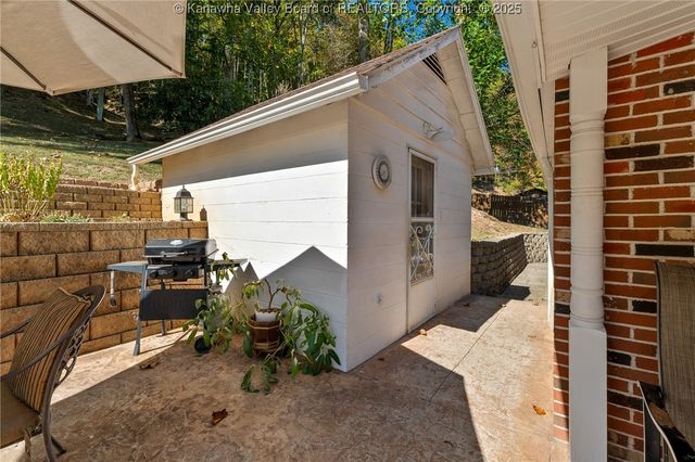 5789 Frame Road, Elkview, WV 25071