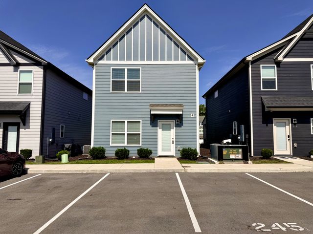 245 Holywell Dr, Gallatin, TN 37066