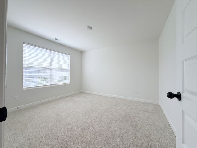 245 Holywell Dr, Gallatin, TN 37066