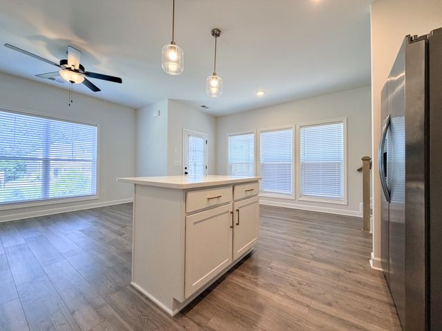 245 Holywell Dr, Gallatin, TN 37066
