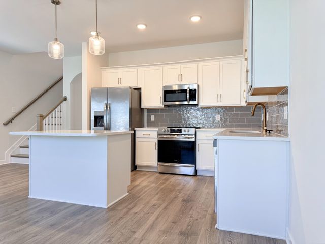 245 Holywell Dr, Gallatin, TN 37066